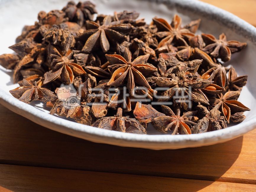 스타아니스홀,향신료,팔각,팔각향,별모양,아니스,인도음식,향기,음식,유기농,요리,요리재료,갈색,중국음식,아시아음식,건조식품,식물,향료,staranisehall,spice,octagon,octagonal,starshape,anise,indianfood,scent,food,organic,cooking,cookingingredients,brown,chinesefood,asianfood,dryfood,plant,spices