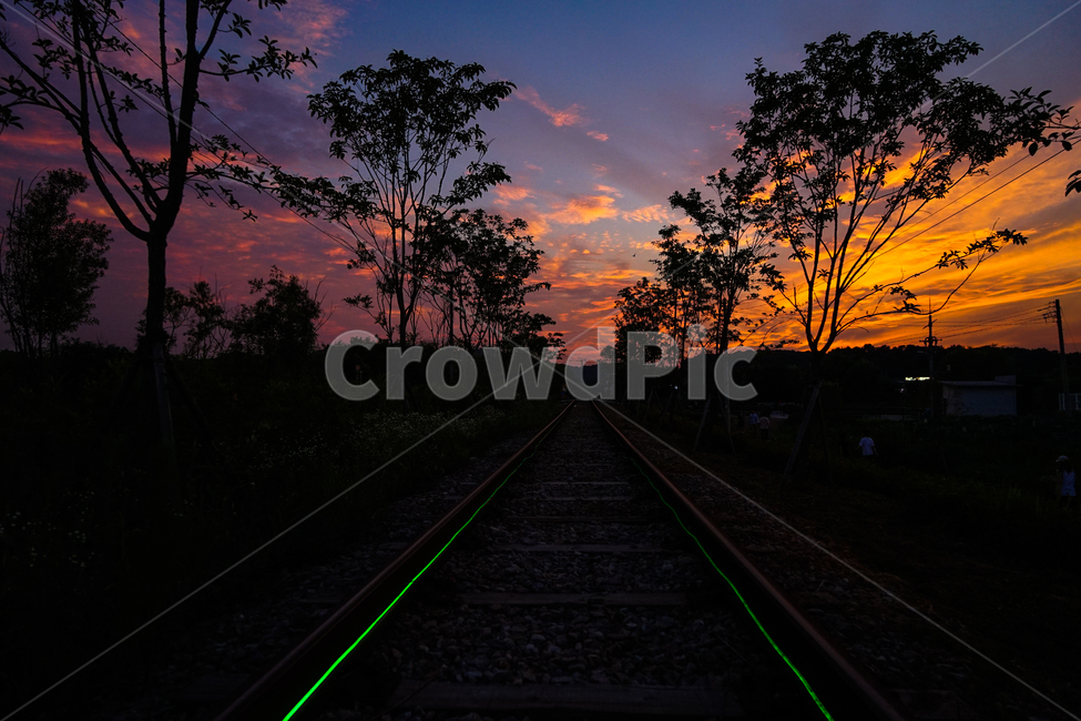 철길,길,조명,노을,석양,풍경,자연,풍경,nature,landscape,실루엣,그림자,silhouette,shadow,railway,철도,rail,레일,transportation,교통,train track,기찻길,outdoors,옥외