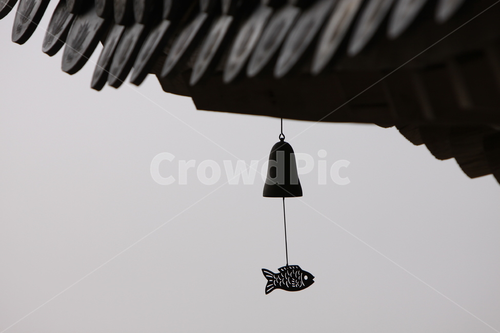 절,사찰,해남,풍경,물고기문양,전통,미황사,한국전통,한국문화,korean traditional,korean culture,종교,신앙,religion,belief,faith,흑백,모노톤,monochrome,black and white,건축물,건물외관,exterior,building,structure,architecture,construction