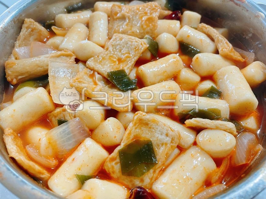 onion,cook,Fish cake,green onion,vegetable,food,Rice Tteokbokki,meal,Wheat Tteokbokki,fish cake,dish,Tteokbokki rice cake,Soup Tteokbokki,wheat rice cake,rice cake,tteokbokki,cooking