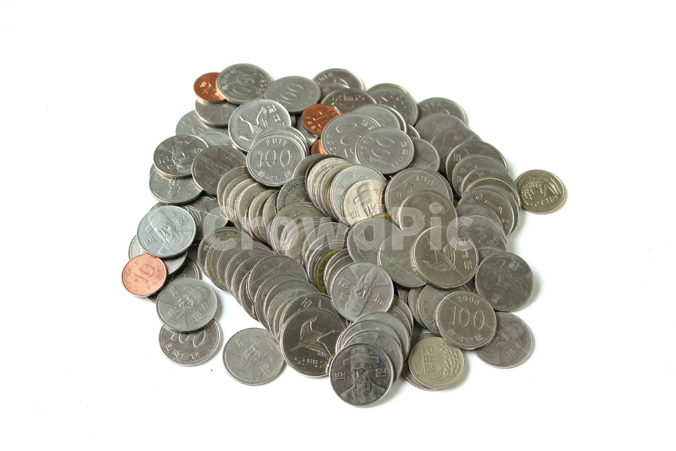 한국,한국동전,동전,100원,10원,500원,금속,은색,흰배경,금융,실버,경제,banking,korea,coin,metal,money,silver,won,cash,돈,더미,덩어리,group,쌓인,많은,many,50원,금융,돈,finance,banking,money,연출,컨셉,콘셉,direction,concept,누끼,remove background