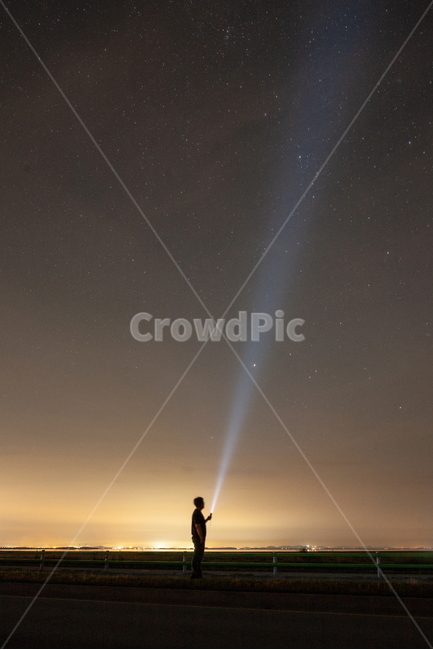 밤,하늘,별,플래쉬,손전동,nightview,자연,풍경,nature,landscape,야경,밤,nightscape,night,사람,인물,인간,human,person,outdoors,옥외