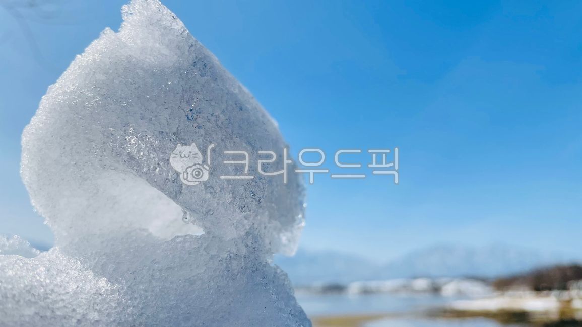 melting snow,Yeongnang Lake,snow,melted snow,ice,Sokcho,closeup snow,white snow,clean snow