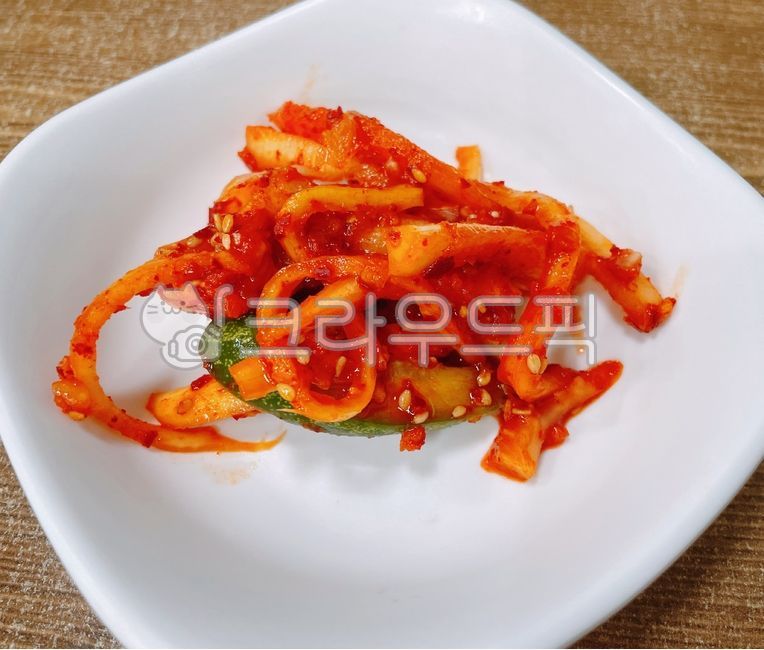 seasoning,cucumber,cook,seasoned,rice side dish,food,side dish,meal,dish,Bellflower salad,balloon flower,ingredients,sesame,cooking,Seasoned Dorazioi,Sesame