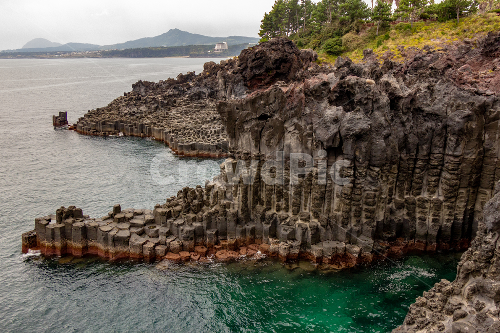 주상절리,바다,바위,절벽,갯바위,sea,waterfront,cliff,rock,seaside,자연,풍경,nature,landscape,제주도,jeju,jeju island,promontory,곶,outdoors,옥외,낭떠러지