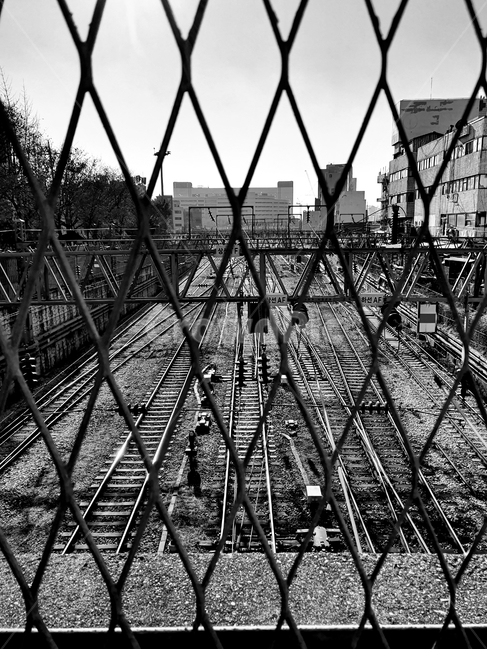 창살,감옥,철도,train,prison,우울,depression,흑백,모노톤,monochrome,black and white