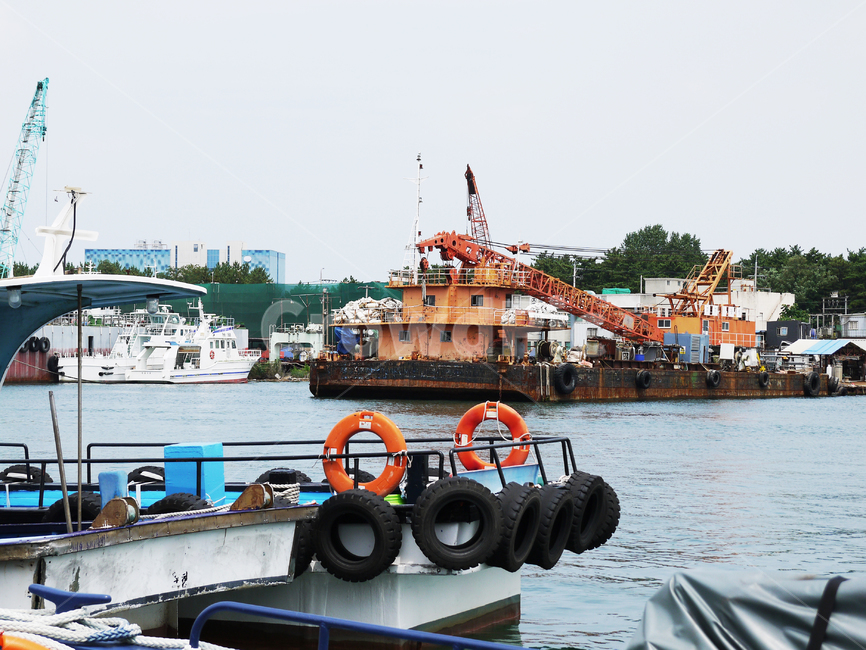 선박,포트,조선,조선소,수리,배,정박,aerial,big,business,cargo,cargoholds,cargoship,coast,container,containership,damaged,deck,dockyard,economy,equipment,export,factory,freight,global,harbor,harbour,heavy,import,industrial,industry,iron,logistic,marine,maritime,metal,nautical,port,repair,sailing,sea,seaside,ship,shiprepair,shipbuilder,shipment,shipping,shipyard,steel,structure,supplychain,technology,trade,transport,transportation,unberth,water,뱃짐,화물선,연안,컨테이너,컨테이너선,장비,공장,화물,글로벌,항구,철,물류,금속,해상,항해,선박수리,선적,조선가,강철,과학기술,무역,수송,교통,부두,산업,industry,industrial