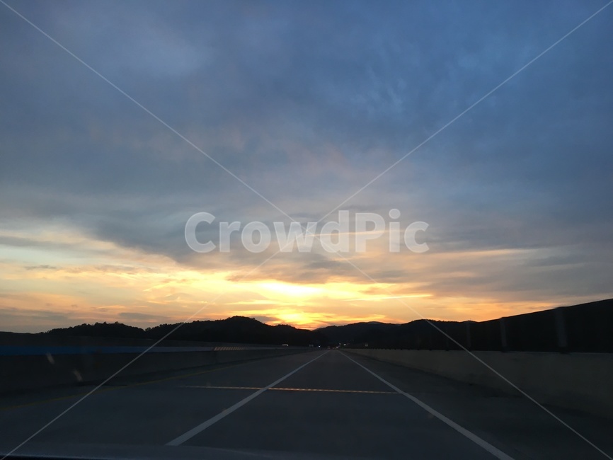 도로,고속도로,노을,하늘,야경,자연,풍경,nature,landscape,road,asphalt,아스팔트,highway,freeway,고속 도로,outdoors,옥외