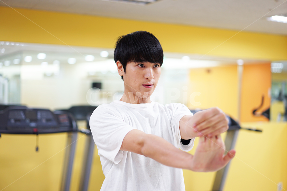 운동,남자,맨손체조,체조,스트레칭,체력단련,헬스,헬스장,자기관리,몸관리,트레이닝,남성,사람,인물,인간,human,person,남성,남자,man,male,건강,헬스웨어,헬스케어,healthware,health care