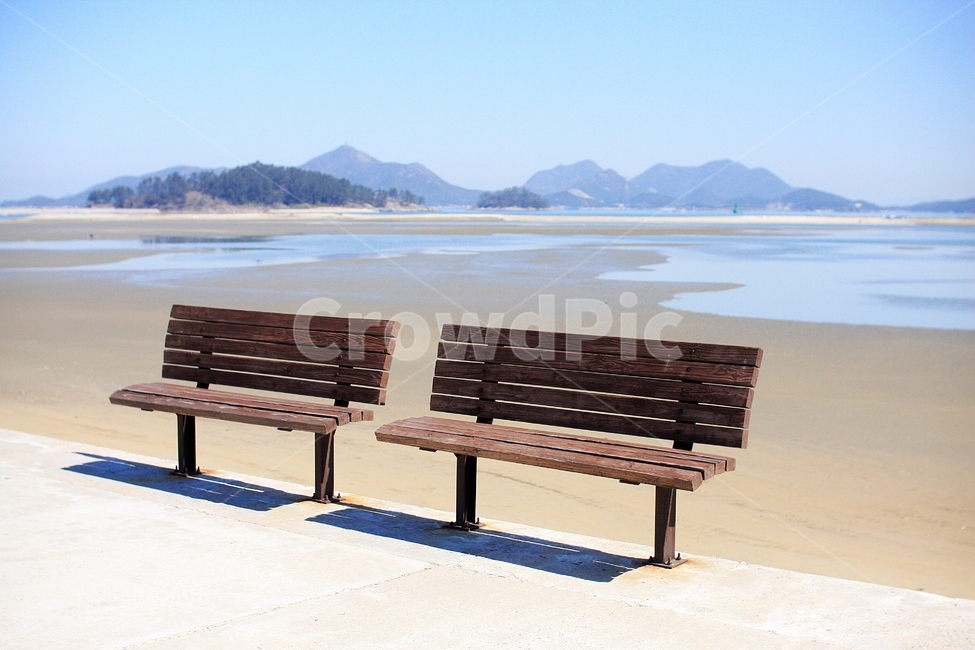 빈의자,해수욕장,바다,휴식,쉼터,파란바다,외로운,생각,의자