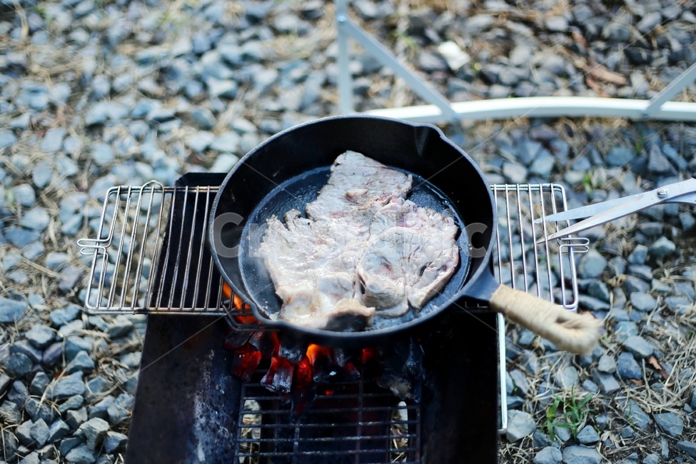 캠핑,주물팬,화로대,바베큐,캠핑요리,캠핑용품