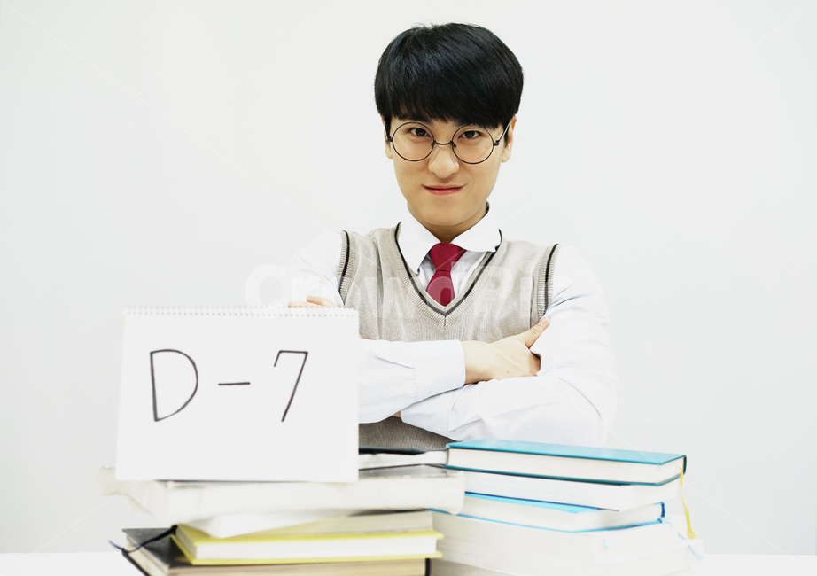 수능,교육,학생,교복,시험,강의,수업,고등학생,고3,남고생,남자고등학생,남고,수능시험,기말고사,중간고사,모의고사,exam,quiz,test,학업,공부,남자,남학생,사람,인물,인간,human,person,얼굴표정,facialexpression,face,남성,man,male,학교,education,learning,study,schoo,사람,인물,인간,human,person,얼굴표정,facial expression,face,남성,남자,man,male,감정표현,기분,feeling,emotion,교육,학교,공부,education,learning,study,school