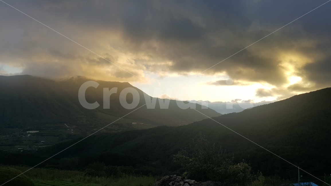 산,태양,노을,풍경,석양,자연,풍경,nature,landscape,한국자연풍경,한국자연경관,korea nature landscape,flare,플레어,light,빛,outdoors,옥외,mountain range,산맥,mountain