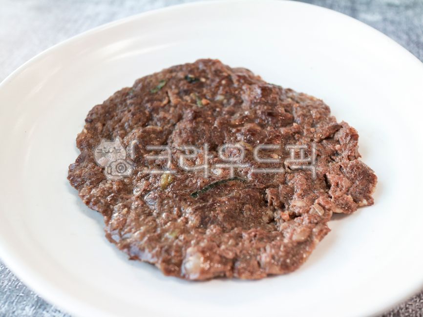 plate,그릇,떡갈비,납작갈비,너비아니,궁중음식,전통음식,와규불고기,와규,납작불고기