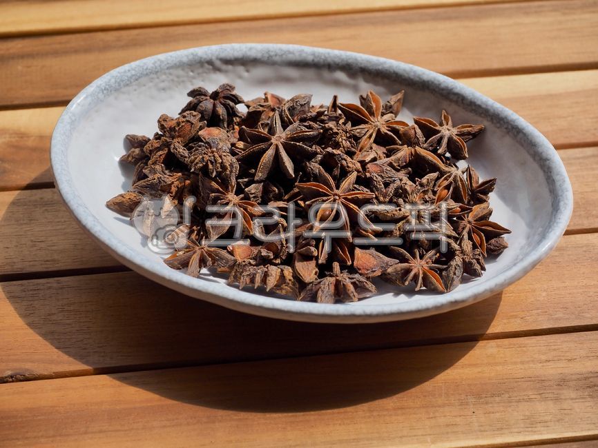 스타아니스홀,향신료,팔각,팔각향,별모양,아니스,인도음식,향기,음식,유기농,요리,요리재료,갈색,중국음식,아시아음식,건조식품,식물,향료,staranisehall,spice,octagon,octagonal,starshape,anise,indianfood,scent,food,organic,cooking,cookingingredients,brown,chinesefood,asianfood,dryfood,plant,spices
