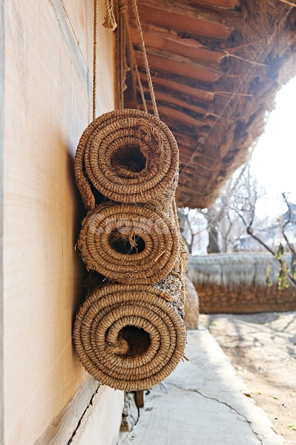 멍석,자리,새끼,짚,매듭,공예품,민속품,한국전통,한국문화,korean traditional,korean culture,사물,물건,오브젝트,thing,object,matter