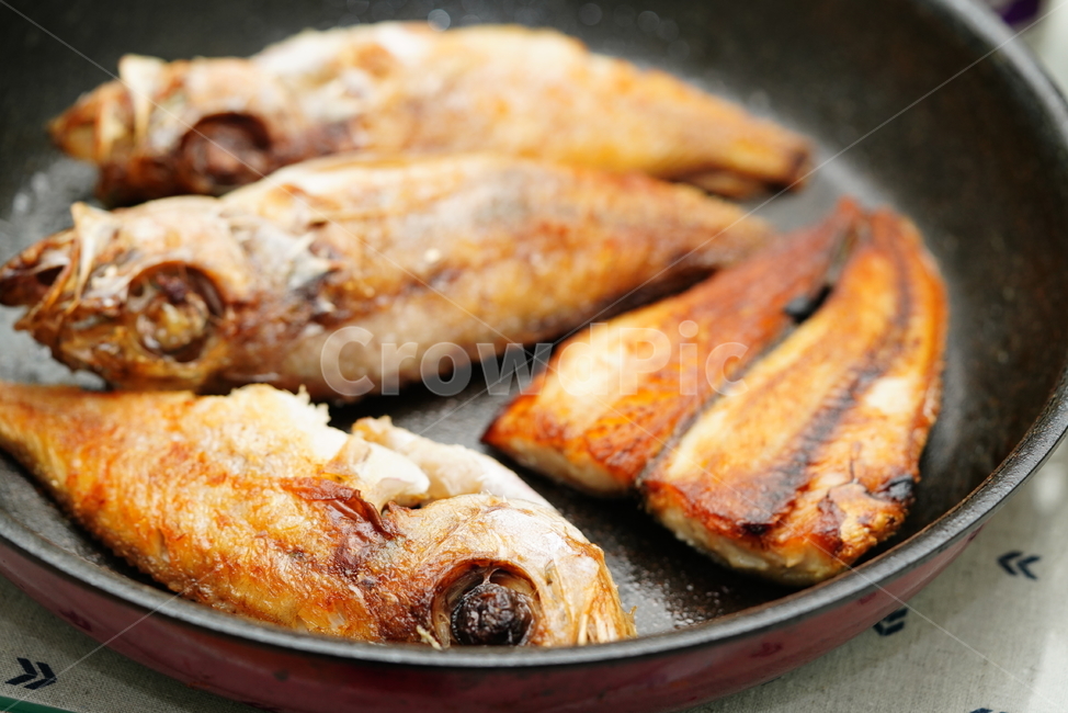 생선,반찬,안주,먹거리,음식,푸드,fish,구이,요리,후라이팬,식사,food,집밥,수산물,해산물,fishery products,seafood