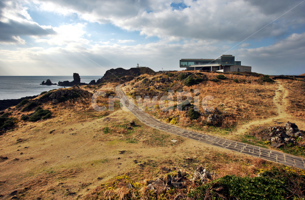 섭지코지,서귀포시,제주,자연,바다,길,관광지,지포뮤지엄,자연,풍경,nature,landscape,한국자연풍경,한국자연경관,korea nature landscape,제주도,jeju,jeju island,ground,바닥,dirt road,흙길,gravel,자갈,road,도로