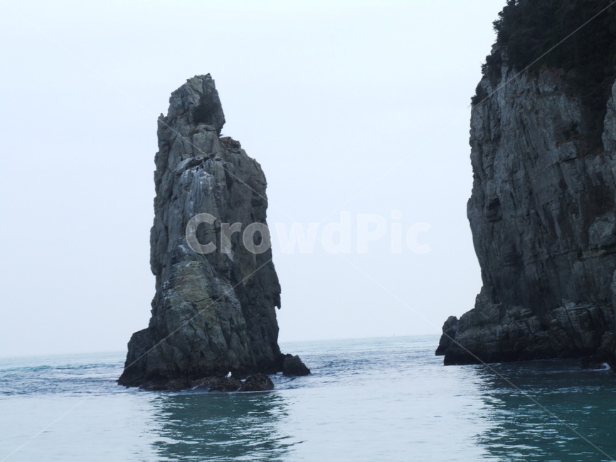 자연,nature,바다,섬,낭떠러지,해안선,land,자연,풍경,nature,landscape,outdoors,옥외,ocean,대양,sea,water,물,cliff,shoreline,땅