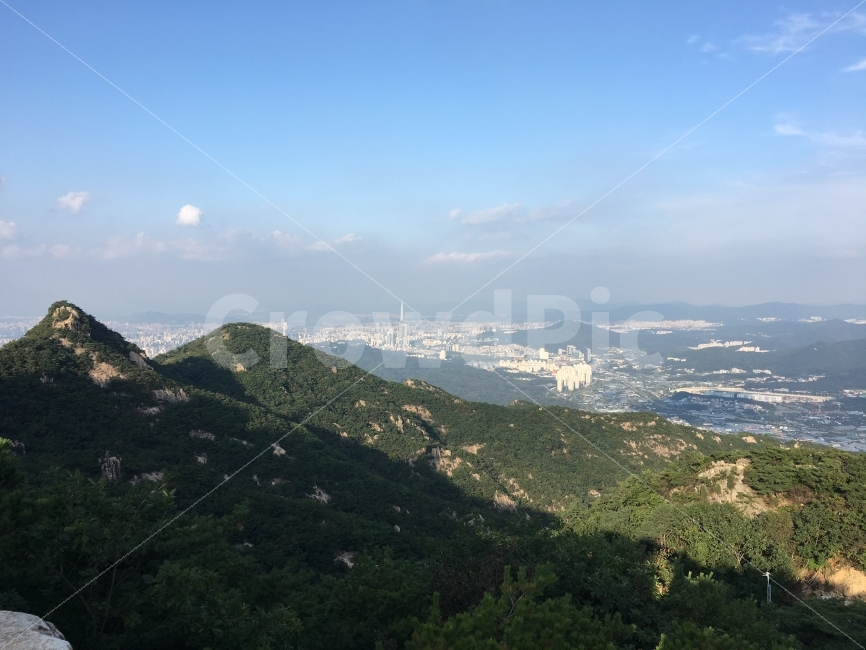 산,관악산,연주암,연주대,서울풍경,스모그,서울,서울전체,전망대,전망,서울풀샷,나무,풀,부동산,주택,자연,풍경,nature,landscape,outdoors,옥외,slope,경사