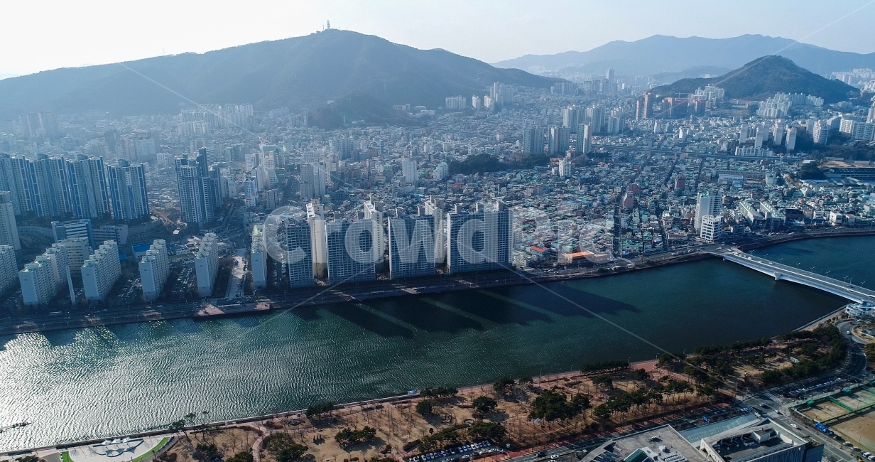 부산,수영강,연산동,민락동,황령산,항공촬영,연제구,수영구,아파트,주택,도시,광안동,건물,가정집,평온한,따스한,맑음,강물,도시,풍경,city,landscape,한국도시풍경,한국도시경관,korea cityscape,outdoors,옥외,경치,nature,자연,scenery,aerial view,조감도