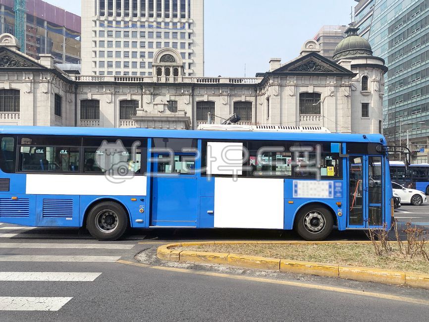 버스,버스광고,목업,목업이미지,광고,광고판,차량광고,시내버스광고,부착광고,옥외광고,판넬,비즈니스,상업광고판,도시배경,사인보드,상업광고,커머셜,비어있는,프레임,광고디자인,빈공간,배경,바탕,백그라운드,사각형광고판,차량,교통수단,bus,busadvertisement,mockup,mockupimage,billboard,vehicleadvertisement,citybusadvertisement,advertisement,outdooradvertisement,panel,business,commercialbillboard,citybackground,signboard,commercialadvertisement,commercial,free,frame,advertisingdesign,emptyspace,background
