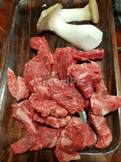 소고기,버섯,음식,한우,육류,food,cook,meal,meat,한식,음식,식재료,요리,food,cook,meal,dishes,food reserves,육류,고기,meat
