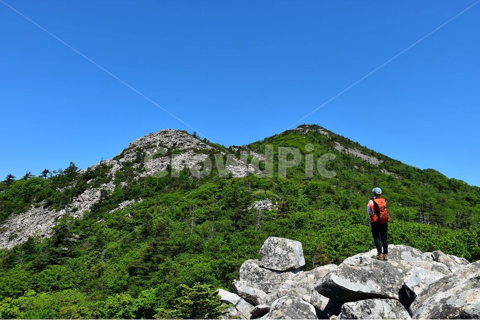 설악산,풍경,국립공원,자연,명산,100대명산,nature,산,비경,landscape,귀때기청봉,서북능선,자연,풍경,nature,landscape,한국자연풍경,한국자연경관,korea nature landscape,사람,인물,인간,human,person,여행,휴가,traveling,vacation,trip,outdoors,옥외,rubble,파편