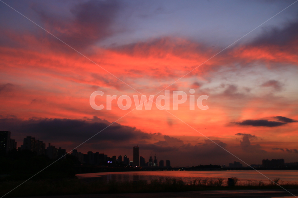 풍경,도시,해질녘,일몰,저녁,석양,서울,한강,동작대교,sunset,태양,노을,도시,풍경,city,landscape,nature,자연,outdoors,옥외,sky,하늘,red sky,붉은 하늘,dusk,황혼,dawn,새벽