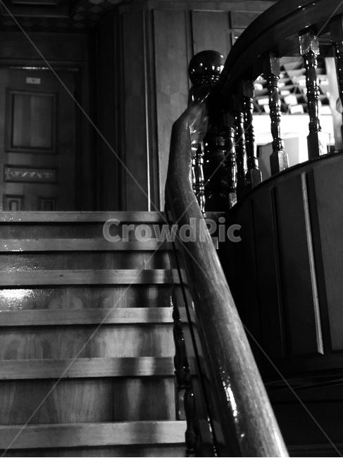 연남동,흑백,나무,계단,그림자,빛,흑백,모노톤,monochrome,black and white,인테리어,실내디자인,interior design