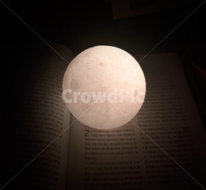 달,무드등,달무드등,달모양,조명,light,분위기,감성,동그라미,구,원,보름달