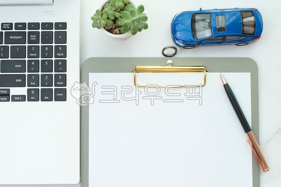 자동차,보험,금융,비즈니스,세금,소득공제,여행,운전,자동차보험,영업,기업,경제,계산,교통,교통사고,교통수단,사무실,업무,데스크,모니터,모바일,기술,노트북,모형,목업,미니어처,컨셉,클립보드,컴퓨터키보드,회사