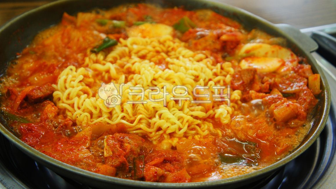 부대찌개,냄비요리,찌개요리,한국음식,찌개,음식,라면요리,라면사리,식사,빨간음식,food,meal,stew,koreanfood