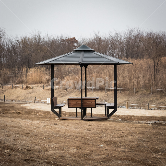 하늘공원,조형물,벤치,벤치의자,공원,휴식,야외,가을,갈색,쓸쓸함,park,sculpture,architecture,rest,seats,bench,fall,autumn,landscape,자연,풍경,nature,landscape