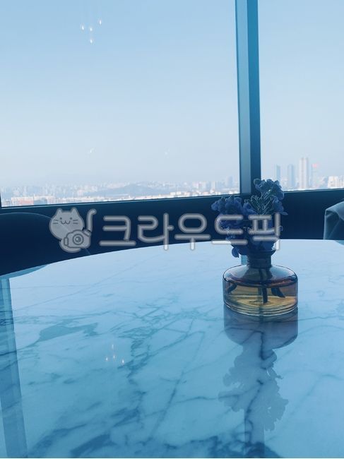 카페,카페뷰,디퓨져,하늘뷰,대리석