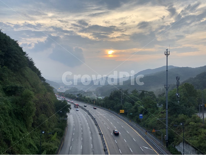 석양,노을,구름,저녁,도로,교통,교통수단,traffic,transportation