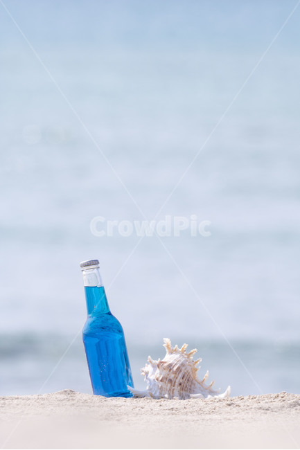 소라,바다,해변,모래사장,음료수,여름,백사장,파도,배경,백그라운드,바닷가,병,여름,계절,summer,season,해변,바다,beach,sea,여행,휴가,traveling,vacation,trip,음료수,drink,beverage,감성,sensible,feeling,색깔,색상,색채,색감,color sense,color sensitivity,feeling of color,연출,컨셉,콘셉,direction,concept