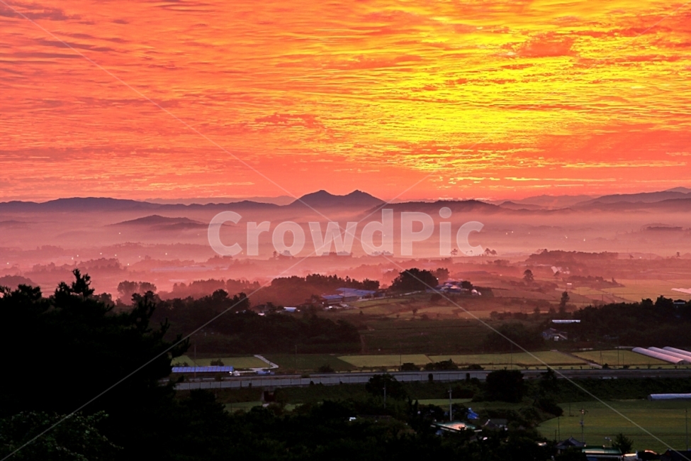 밀재의아침,밀재,밀재풍경,여명,밀재의여명,자연,풍경,nature,landscape,시골,마을,country,rural,town,outdoors,옥외,dawn,새벽,sunset,일몰,red sky,붉은 하늘,sky,하늘,dusk,황혼