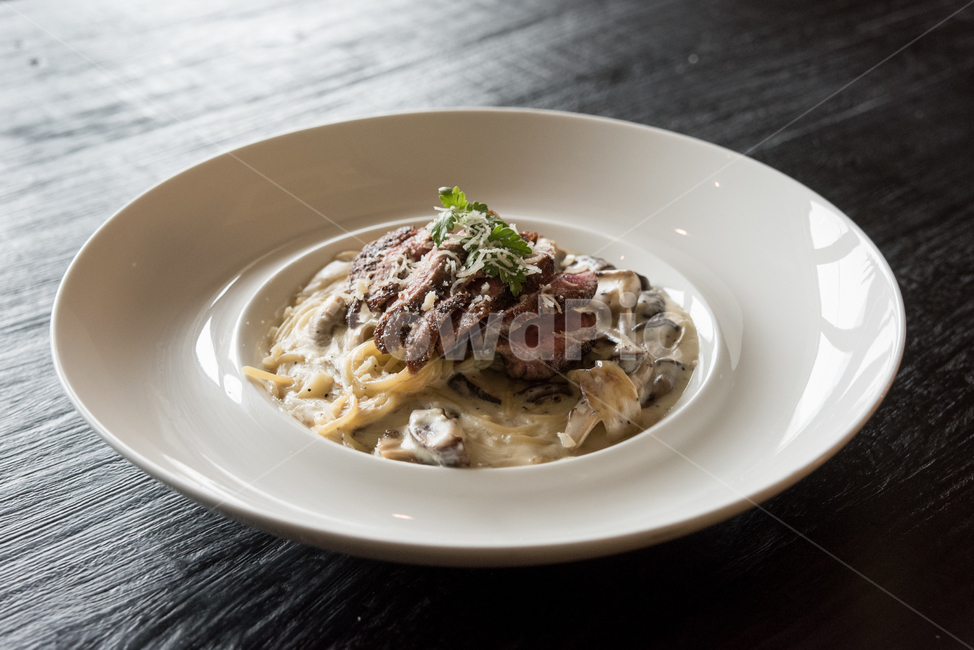 Italian food,Cream Spaghetti,pasta,Steak Pasta,cream sauce,Cream Pasta,Fusion cuisine,food