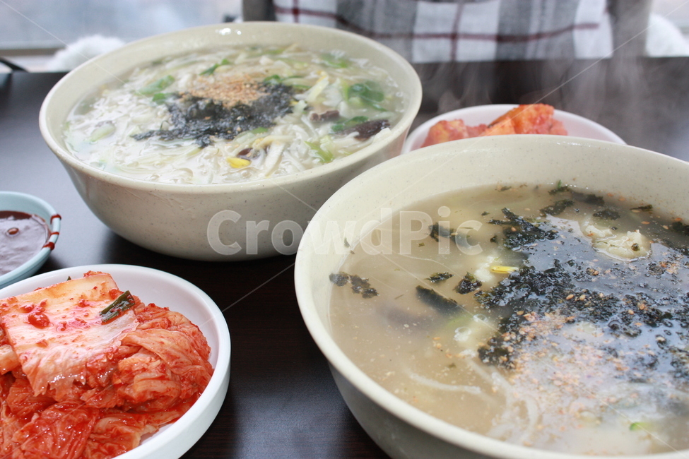수제비,칼국수,국물,한국음식,김치,음식,식재료,요리,food,cook,meal,dishes,food reserves,면류,면요리,noodles,한식,한국음식,한국요리,korean food,korean dishes,korean meal,korean cook