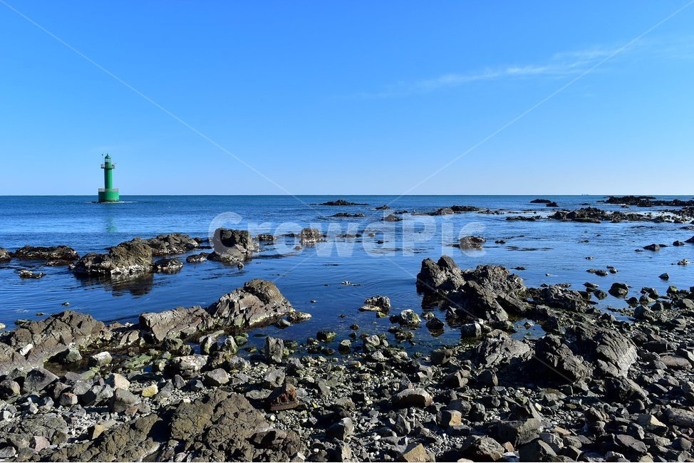 주상절리,경주,양남,풍경,바다,자연,국가지질공원,지질공원,비경,전망,조망,파란,하늘,해변,해안,korea,nature,landscape,힐링,장관,절경,여행,사진,겨울,자연풍경,2018년,2월,설연휴,가볼만한곳,traveling,crowd,한국,자연경관,감성,해파랑길,동해,아름다운,명소,읍천항,부채꼴주상절리,전망타워,주상절리전망대,등대,자연,풍경,nature,landscape,한국자연풍경,한국자연경관,korea nature landscape,등대,lighthouse,rubble,파편