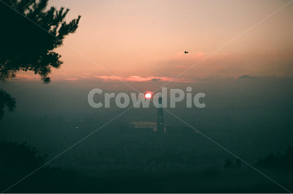 야경,노을,일몰,남한산성,롯데타워,성남,서울야경,필름,도시,풍경,city,landscape,한국도시풍경,한국도시경관,korea cityscape,감성,sensible,feeling,nature,자연,outdoors,옥외,dawn,새벽,red sky,붉은 하늘,dusk,황혼,sunset,sky,하늘