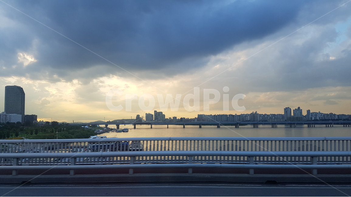 버스,하늘,도로,가을,비온뒤,버스안,도시,풍경,city,landscape,한국도시풍경,한국도시경관,korea cityscape
