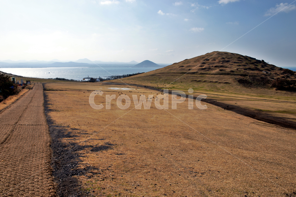 쇠머리오름,우도,제주,올레11코스,섬머리,오름,자연,풍경,nature,landscape,한국자연풍경,한국자연경관,korea nature landscape,제주도,jeju,jeju island,outdoors,옥외,grassland,목초지,field,들,ground,바닥