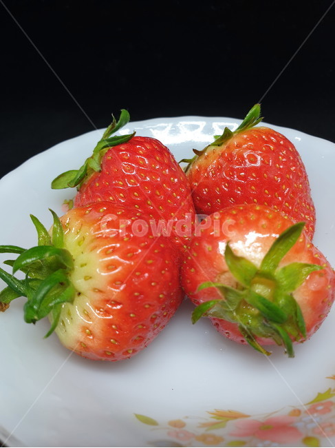 딸기,과일,fruit,strawberry,누끼,사물,오브젝트,object,그릇,접시,빨강,빨간색,red,스트로베리,음식,후식,디저트,food,먹는것,먹는거,싱싱한,싱싱하다,신선한,신선하다,음식,식재료,요리,food,cook,meal,dishes,food reserves,과일,열매,fruit