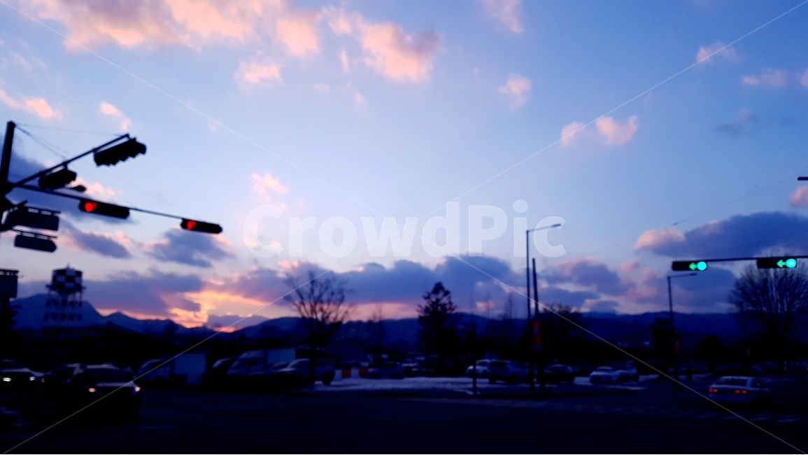 하늘,노을,아웃포커스,신호등,구름,교통,교통수단,traffic,transportation