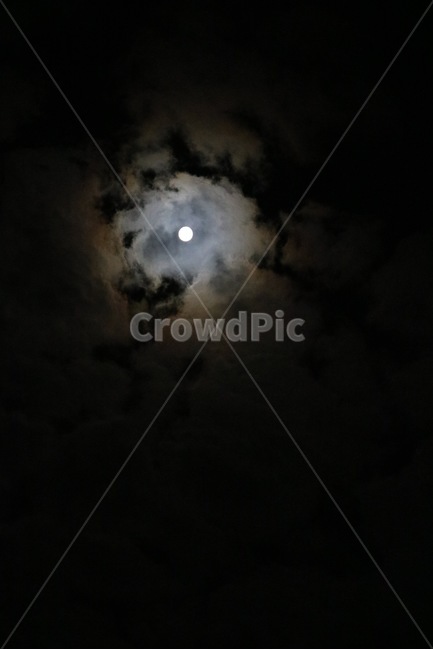 달,보름달,달빛,하늘,구름,밤,검정,moon,tsuki,moonlight,gekkou,sky,sora,cloud,kumo,night,yoru,black,kuro,자연,풍경,nature,landscape,야경,밤,nightscape,night,outdoors,옥외