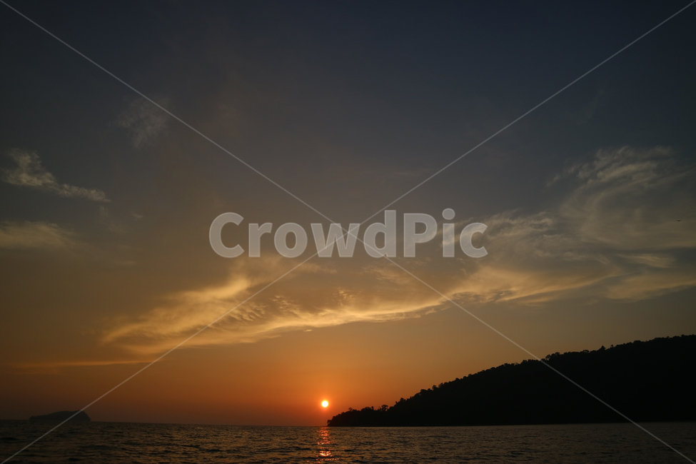 노을,일몰,해질녘,붉은,석양,바다,풍경,코타키나발루,물든,빛,선셋,sunset,붉은노을,태양,해,자연,풍경,nature,landscape,outdoors,옥외,sunlight,햇빛,dusk,황혼,dawn,새벽,sky,하늘,red sky,붉은 하늘