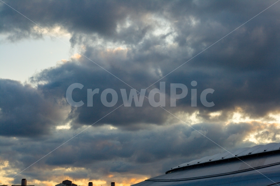 하늘,석양,저녁하늘,노을,구름,돔구장,풍경,건물,역광,저녁,sky,sunset,cloud,자연,풍경,nature,landscape,건축물,건물외관,exterior,building,structure,architecture,construction,weather,날씨,outdoors,옥외
