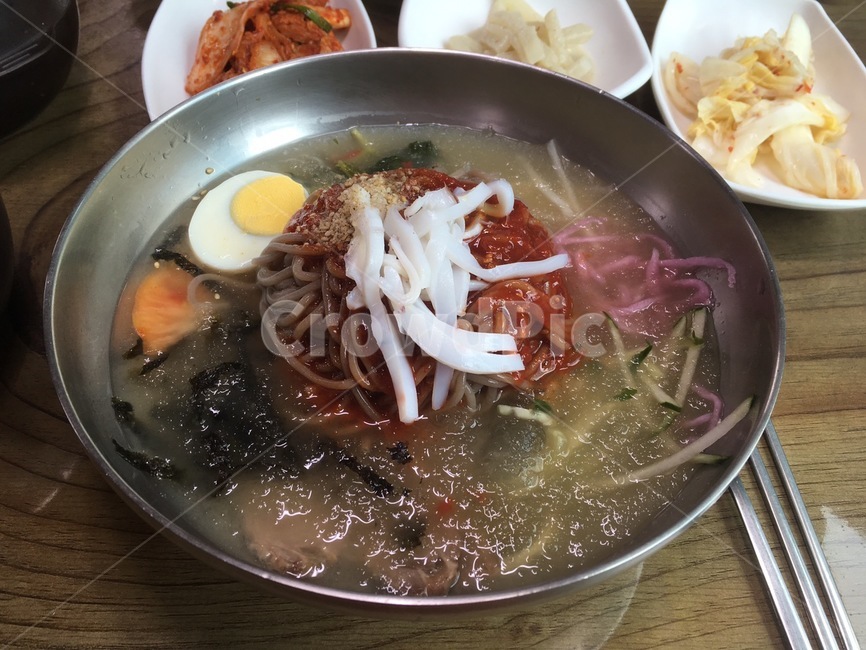 막국수,비빔,물,반찬,달걀,음식,식재료,요리,food,cook,meal,dishes,food reserves,한식,한국음식,한국요리,korean food,korean dishes,korean meal,korean cook